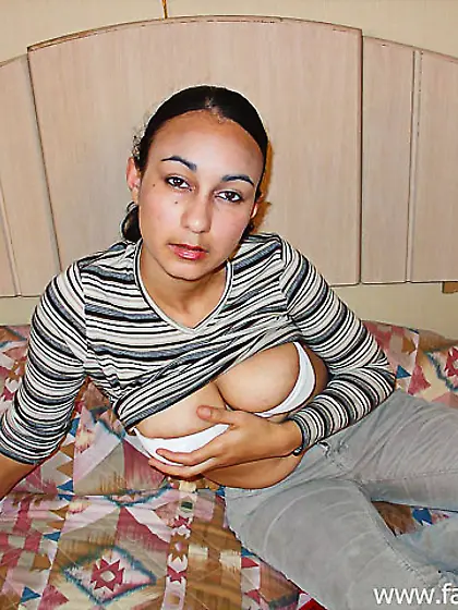 Arabian slut face fucked