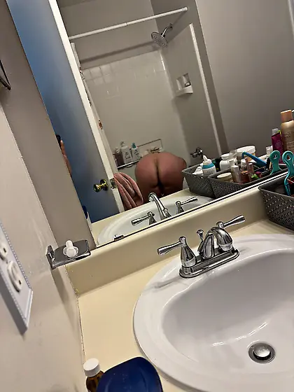 Spying on nude mother in law bending over