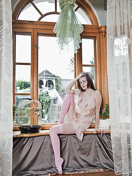 Stunning hottie takes flesh