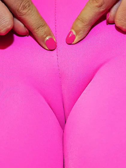 Busty ponytailed blondie rose