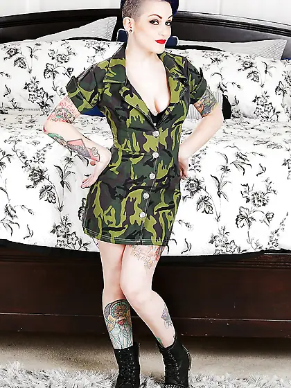 Military hairy pussy masturbation