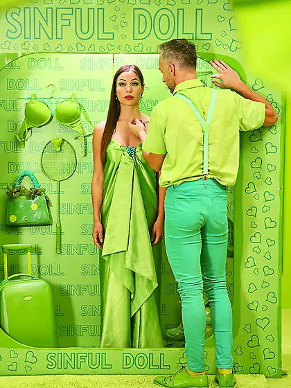 Horny babe Angelica Heart gets her shaved pussy drilled