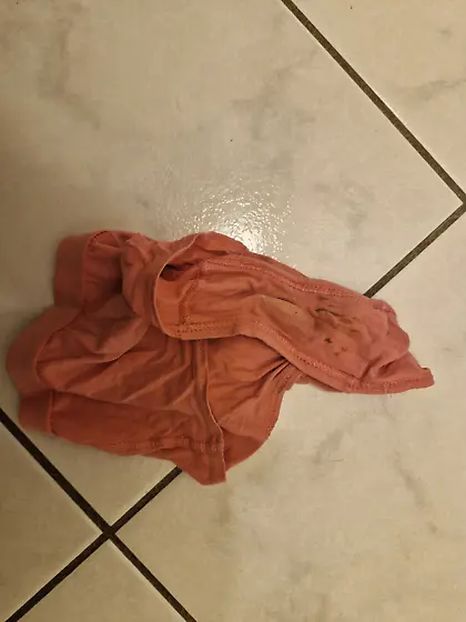 Masturbation dans ses culottes