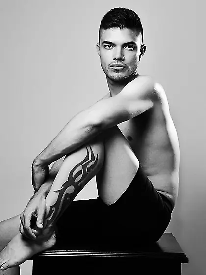 Latin gay AidanHill like to snapshot