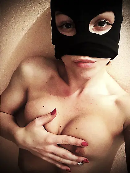 Hiding my face,  showing my feet