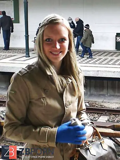 Non Bare Teenager Femmes - Part