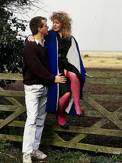 Lovely babe seduces boyfriend