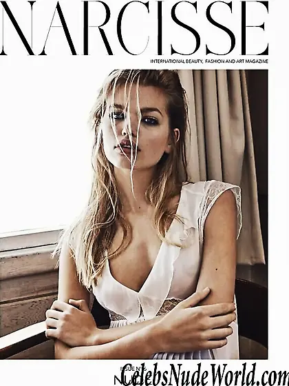 Daphne Groeneveld Flashing Her Beautiful Tits