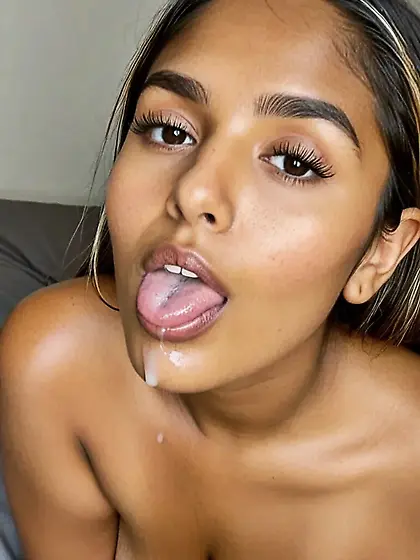 Sri Lankan babe likes to get down and dirty