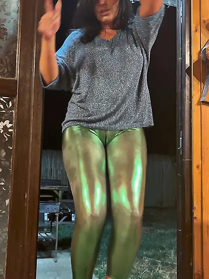 Glossy Leggings Cameltoe Photo Set