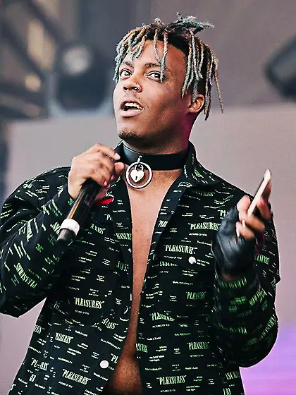 Guys wearing chokers or collar