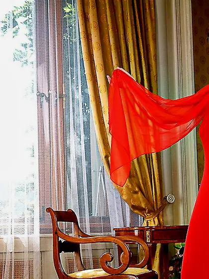 Voluptuous brunette Lucie Nunvarova strips her red dress squeezi