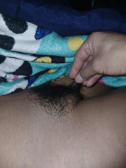 La rika panocha peluda de mi esposa dormida