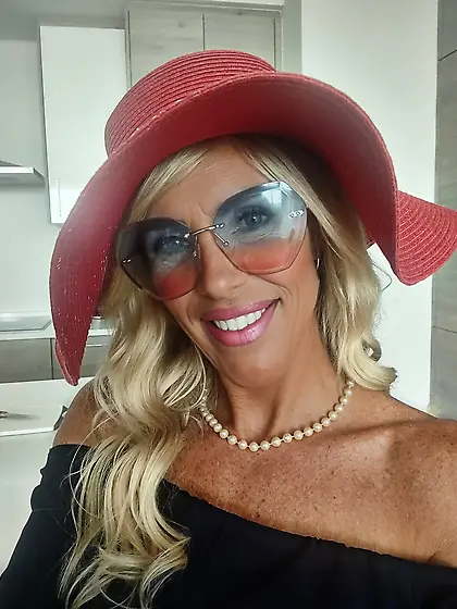 Wifes Slutty Divorced Friend I’ve Dickflashed 3-