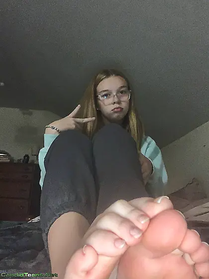 Amateur Girls Showing Off