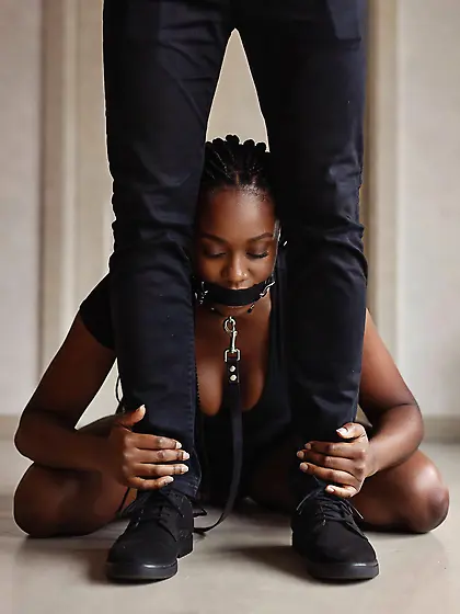 nigger and white feet