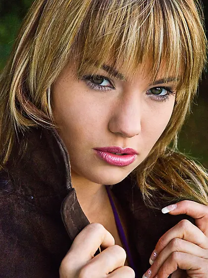 Extremely hot blonde teen chick Veronika Fasterova is excitingly