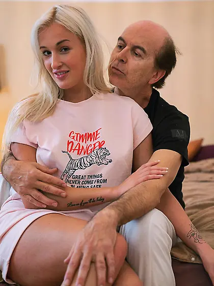 Daisy Lee is going to taste hard cock and enjoy cowgirling