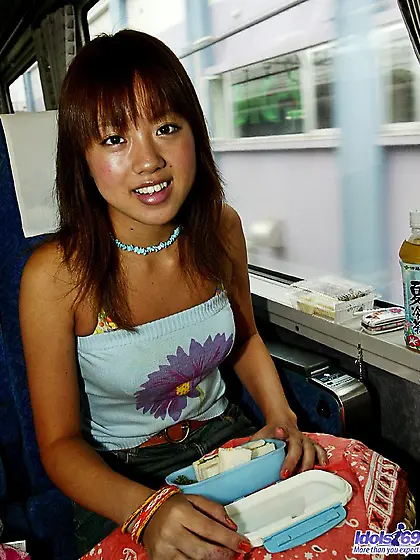 Really pretty Asian girl Kanami Idols is demonstrating her body