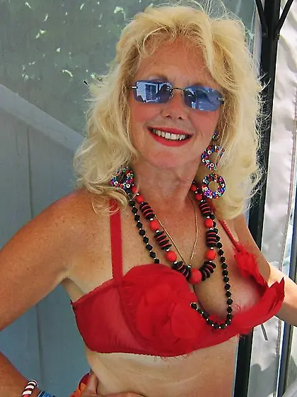 Cougar Ruth from United States Feathered...