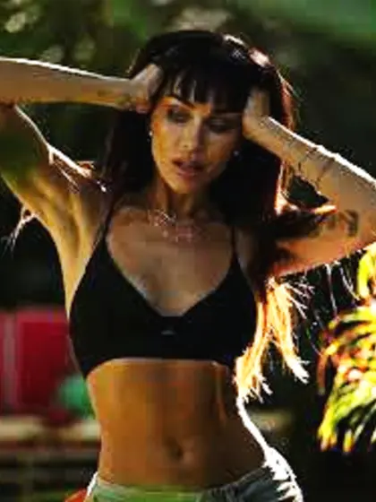 Riki Lindhome - Wheel of Fortune,  January 2016