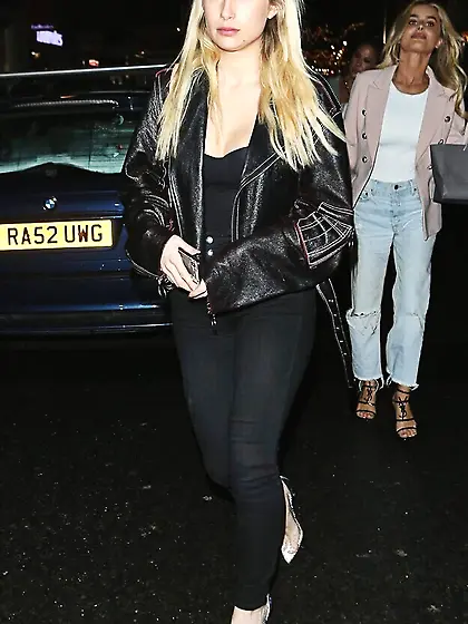 Lottie Moss Cleavage