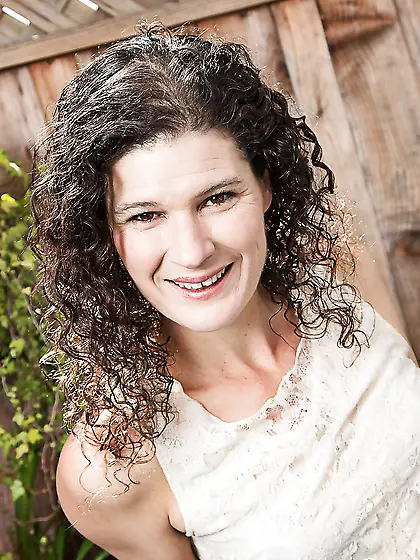 Brunette experienced mature