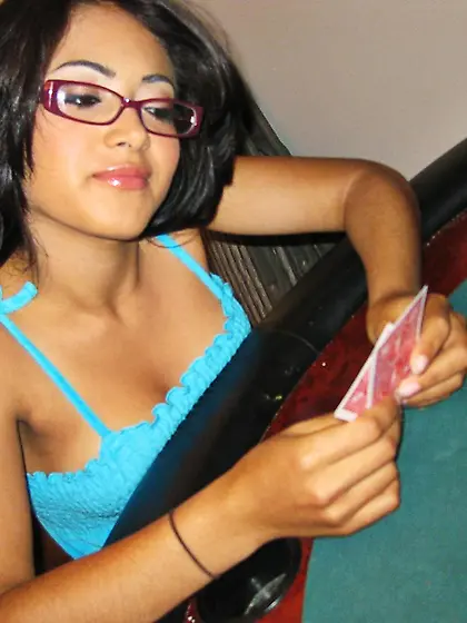 Brunette babe Andrea Kelly plays cards and sucks guy???s long di