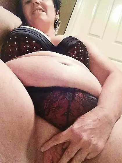 I'm Rachel a nymphomaniac wife & a web cum-slut