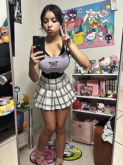 Teen Bimbofication: Two holes and kissing lips