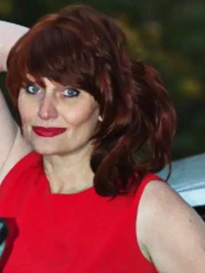 Brunette Astarta Dancing.