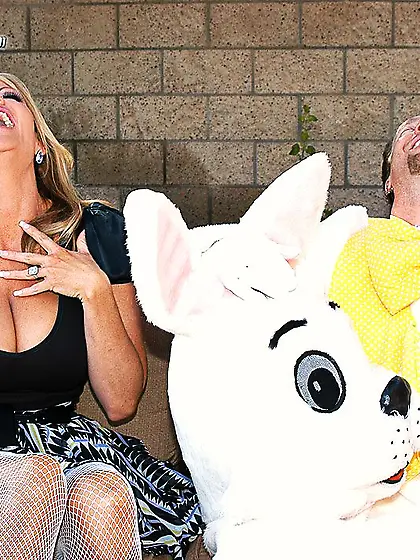 Busty dolls Krissy Lynn and Kelly Madison taste each other???s j