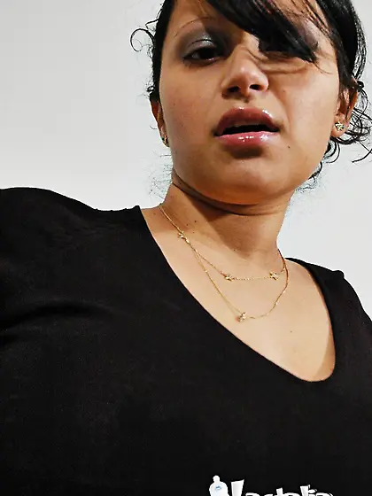 Pregnant woman plays pussy