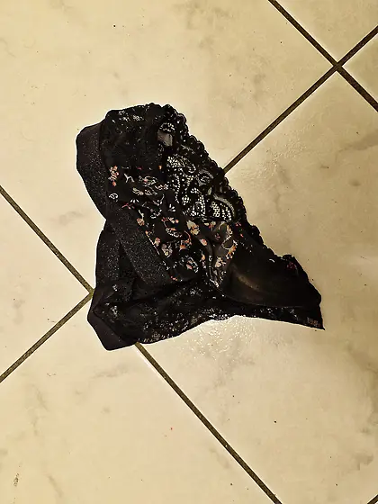 Masturbation dans ses culottes