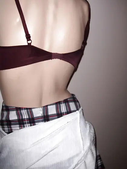 Rachelle in her Brassiere - Stuck up Tart Displaying Off