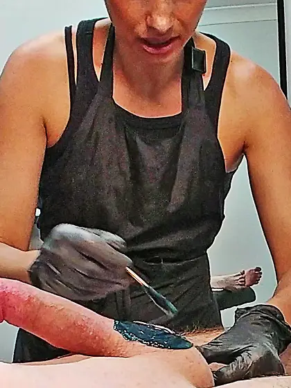 Waxing erection - CFNM. Happy waxer! 1