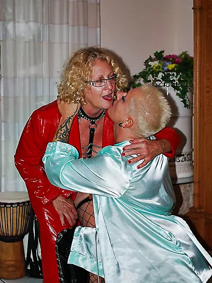 Guest mistress Rita and slave