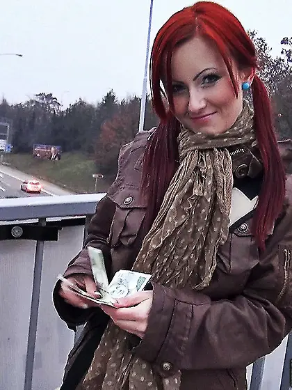 Adorable ass hole of lusty Verona Vaughn is taking the ramrod de