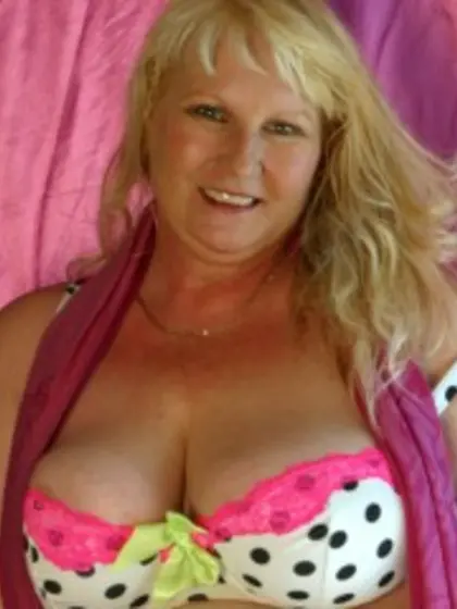 Blonde Piratebooty Close Up.