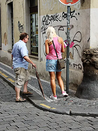 Guy screwing sexy teenager