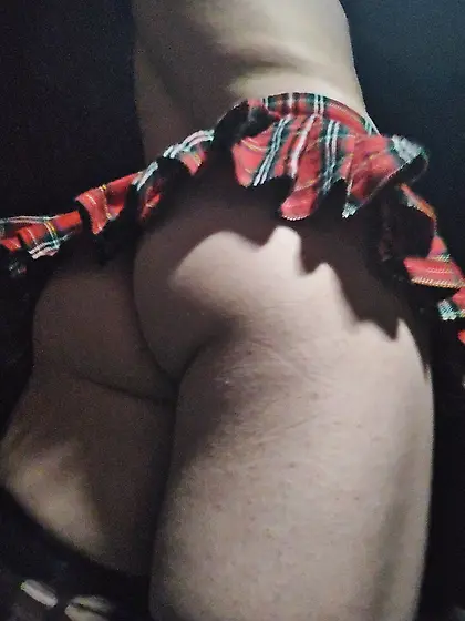 Sub bottom looking for kinky dom tops in Arizona