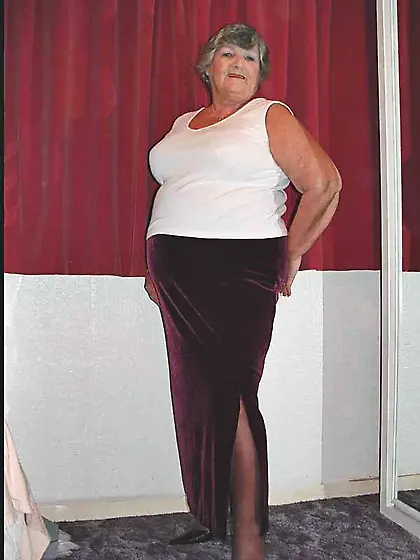 Granny Nylons Grandma Libby from United Kingdom