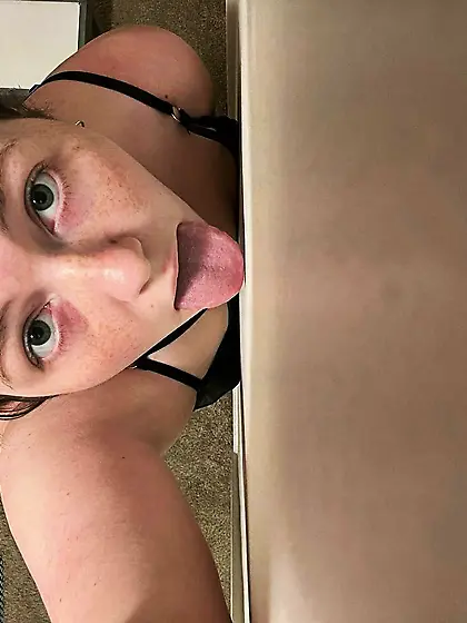 Fat cumslut Beth awaiting for you add cum to her