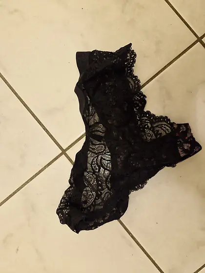 Masturbation dans ses culottes