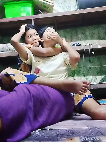 Myanmar girls handgag