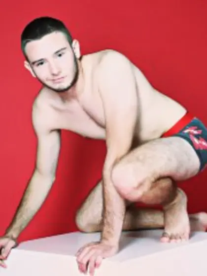 Brunette alan perform close