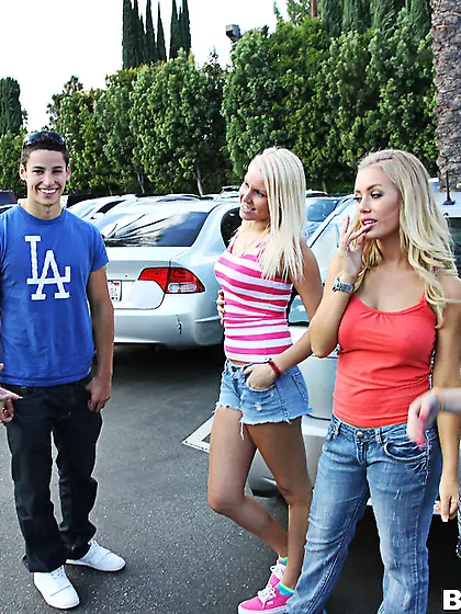 Lucky young dude ends up in a foursome with three marvelous blon