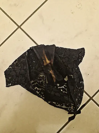 Masturbation dans ses culottes