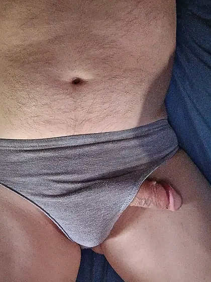 A guy who loves wearing panties