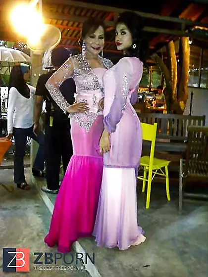 Remarkable malay mom